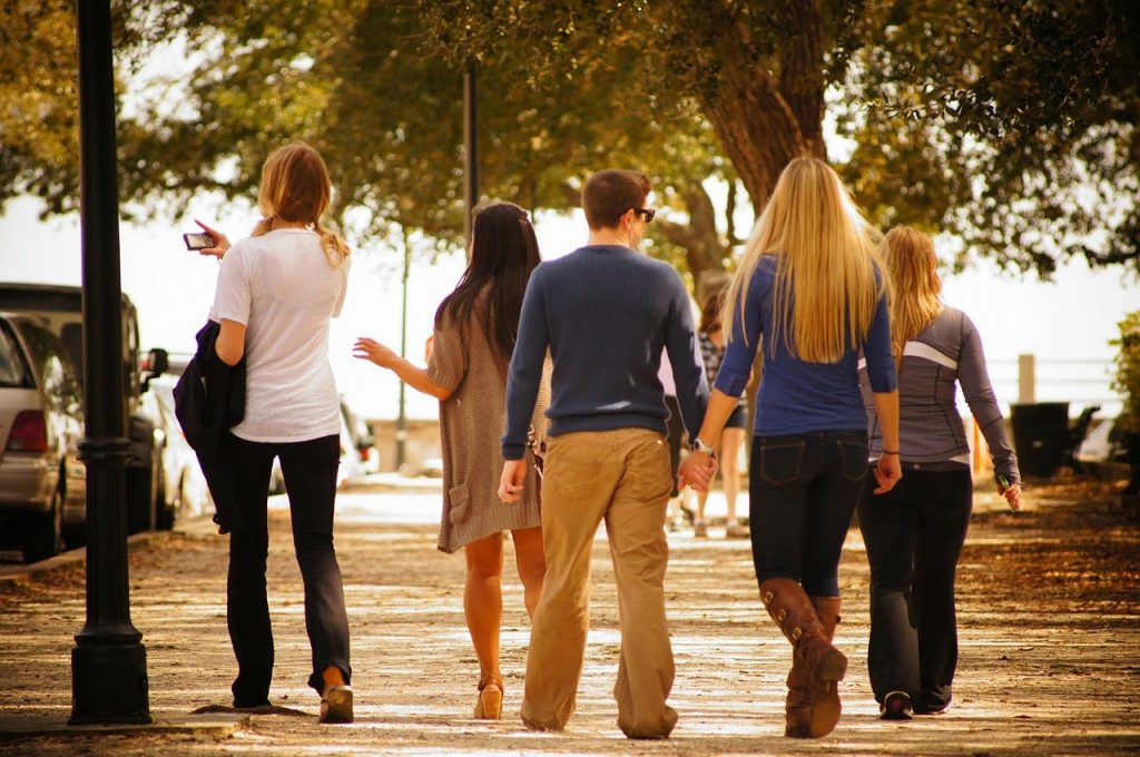 friends, group, people-609640.jpg